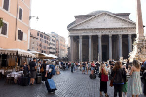 Crowd in front of the Pantheon in Rome.