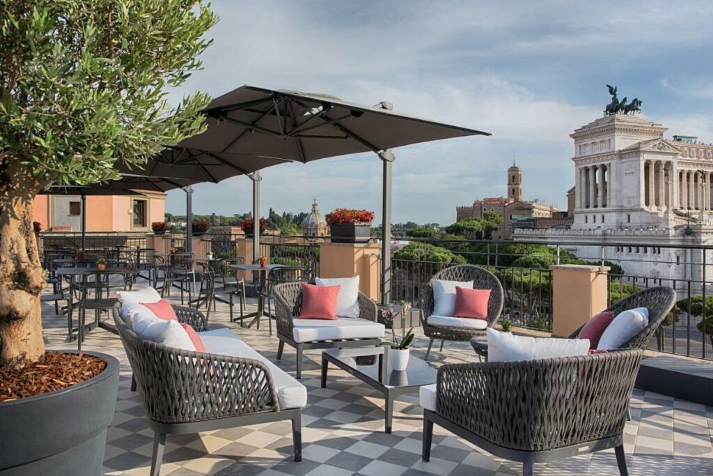 Rooftop & Cocktail Bar with beautiful view of Rome